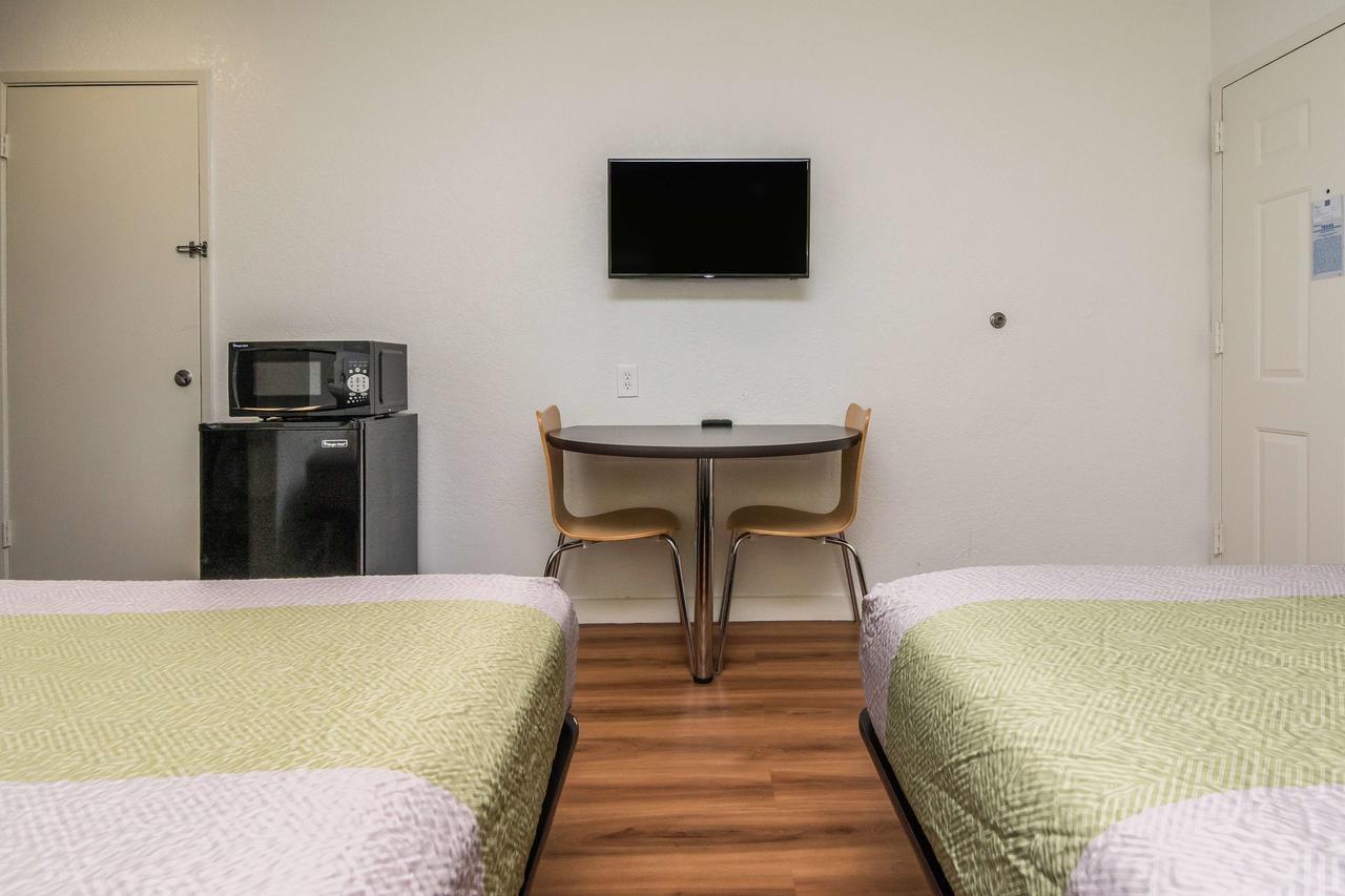 Motel 6 Fort Worth North Haltom City Exterior foto